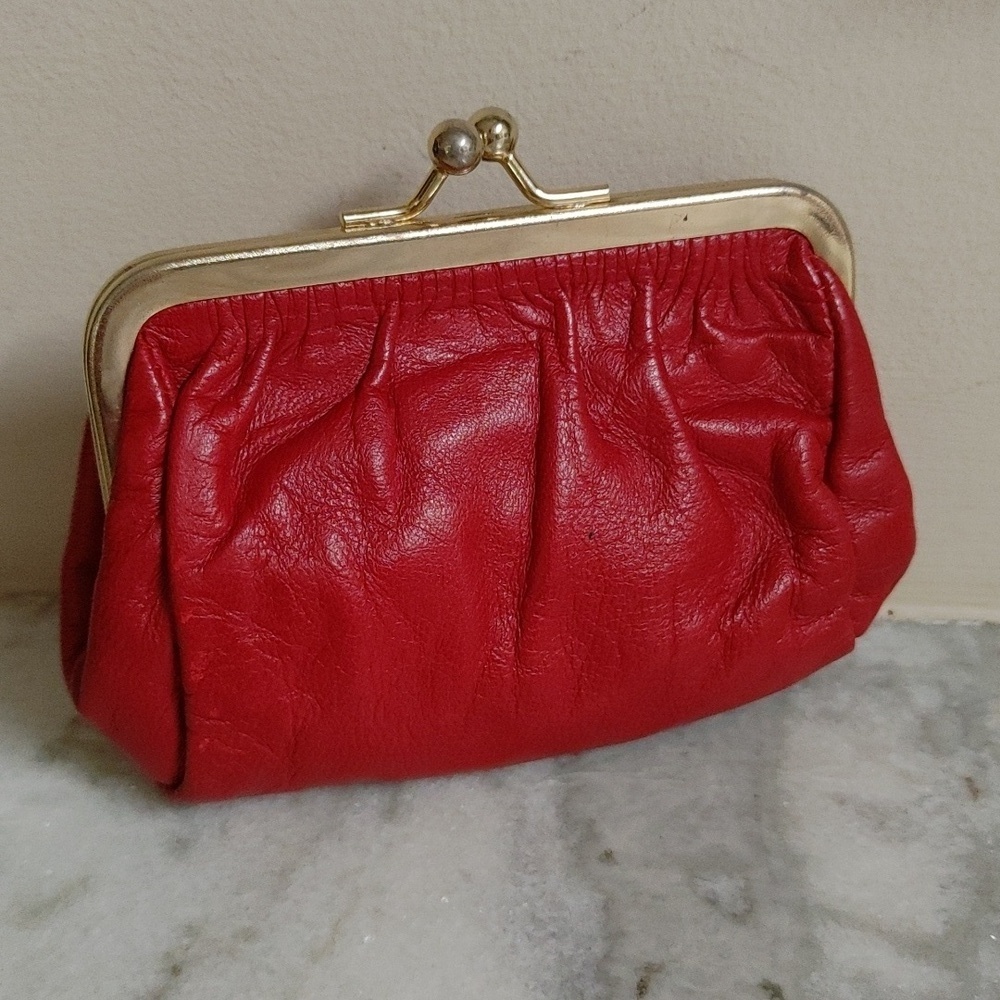VTG Red Lambskin Leather Liverpool Brand Change Purse Wallet Kiss Clasp